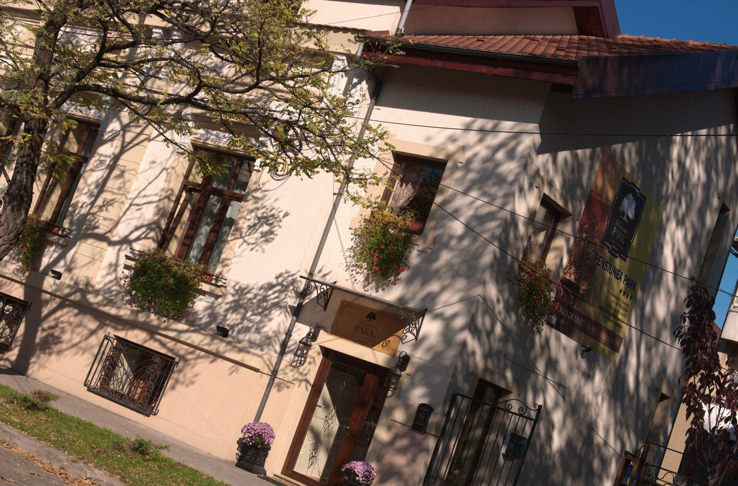 Park Villa - Boutique Hotel 티미쇼아라 외부 사진