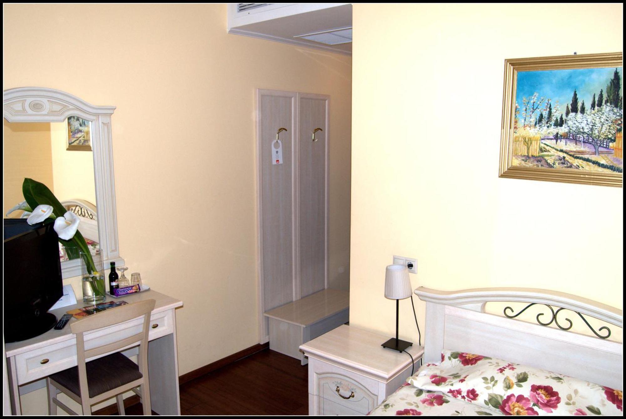 Park Villa - Boutique Hotel 티미쇼아라 객실 사진
