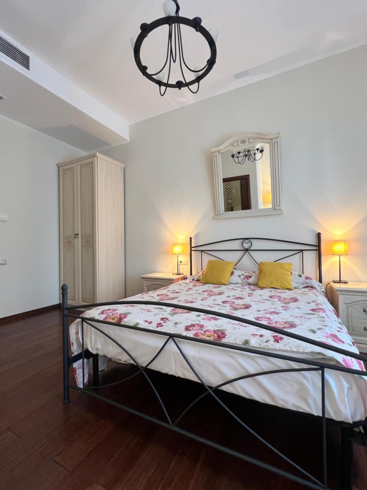 Park Villa - Boutique Hotel 티미쇼아라 외부 사진