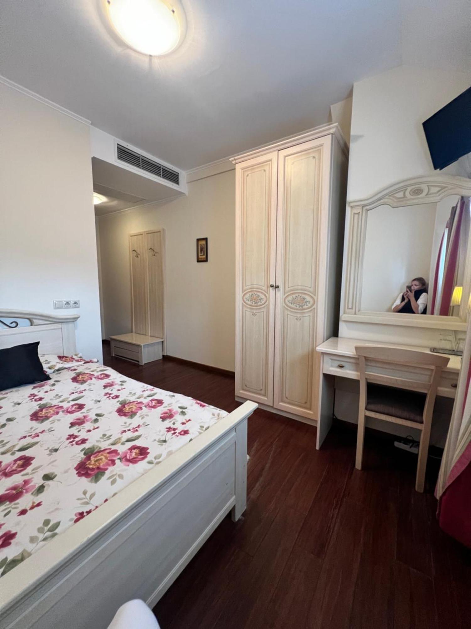 Park Villa - Boutique Hotel 티미쇼아라 외부 사진